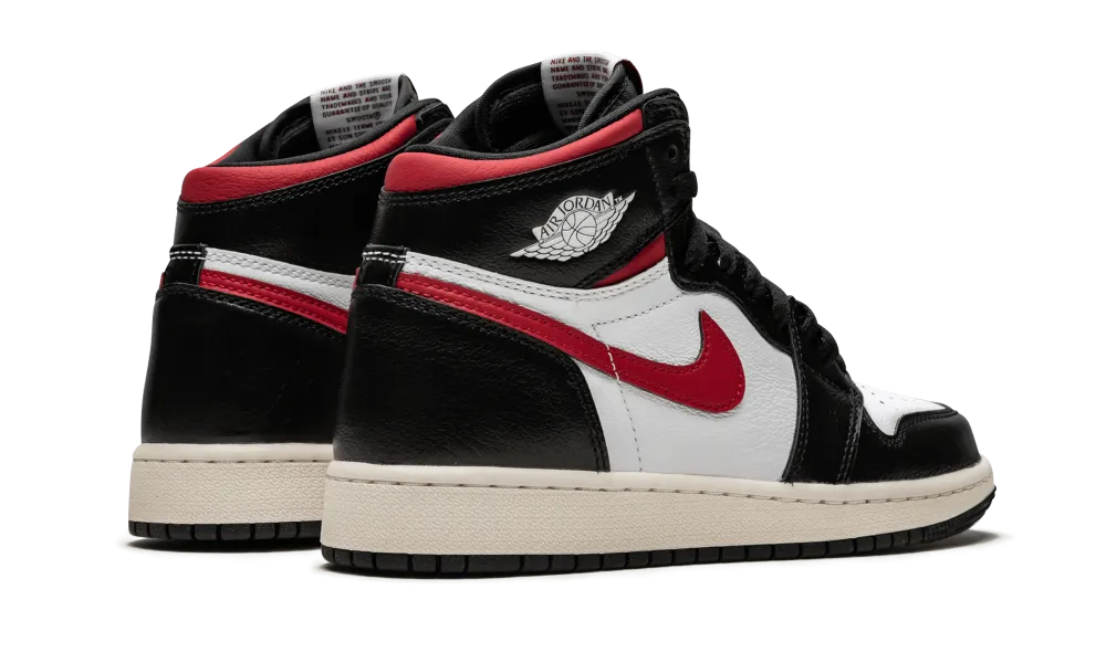 Air Jordan 1 Retro High Black Gym Red (GS) (Size UK4.5/US5Y)