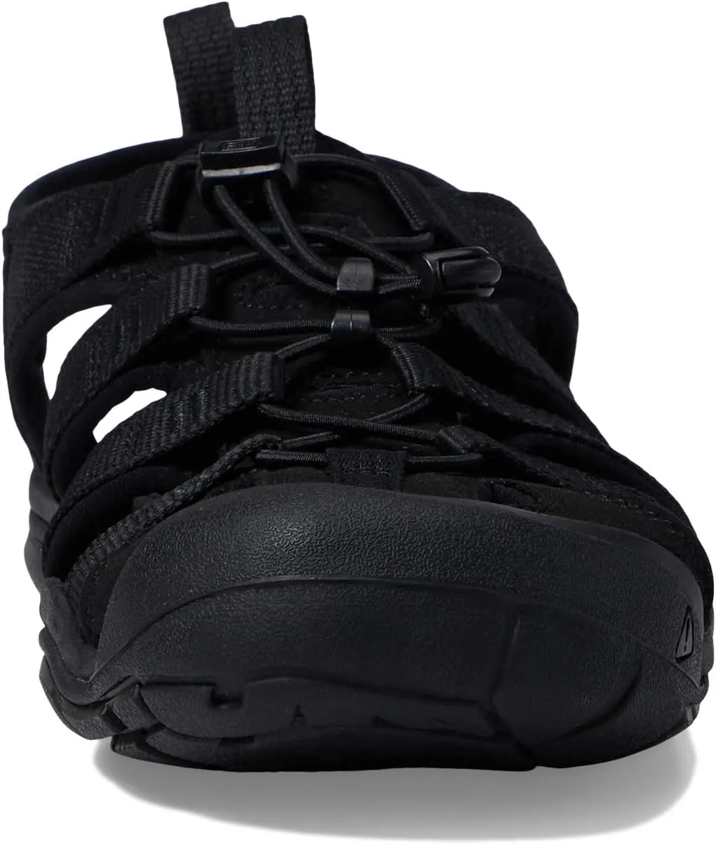 Clearwater CNX KEEN Sandals in Triple Black