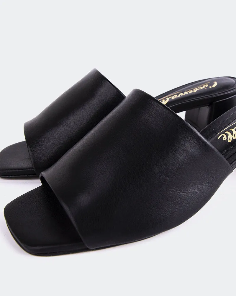 Fortunata Black Leather