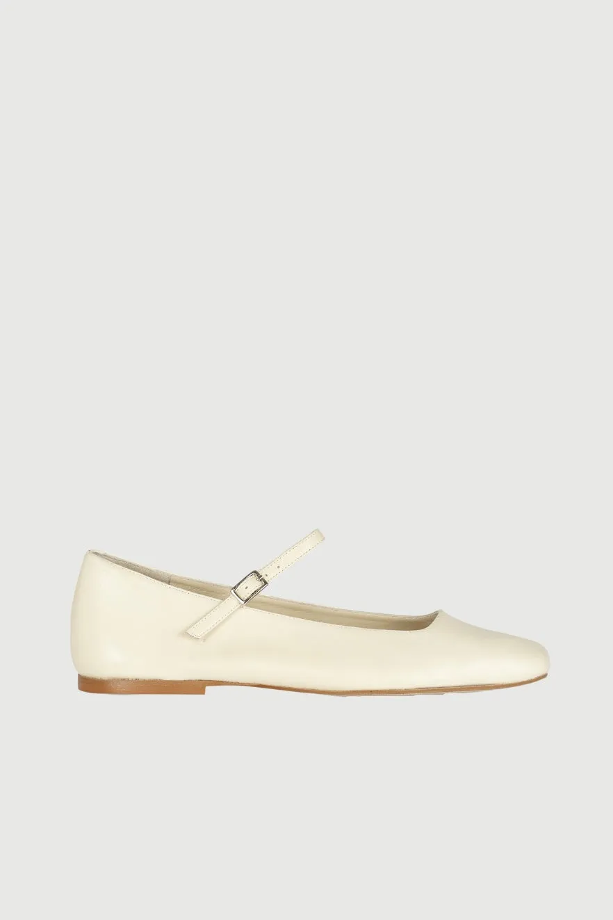 Julieta Mary Janes in Ivory Leather