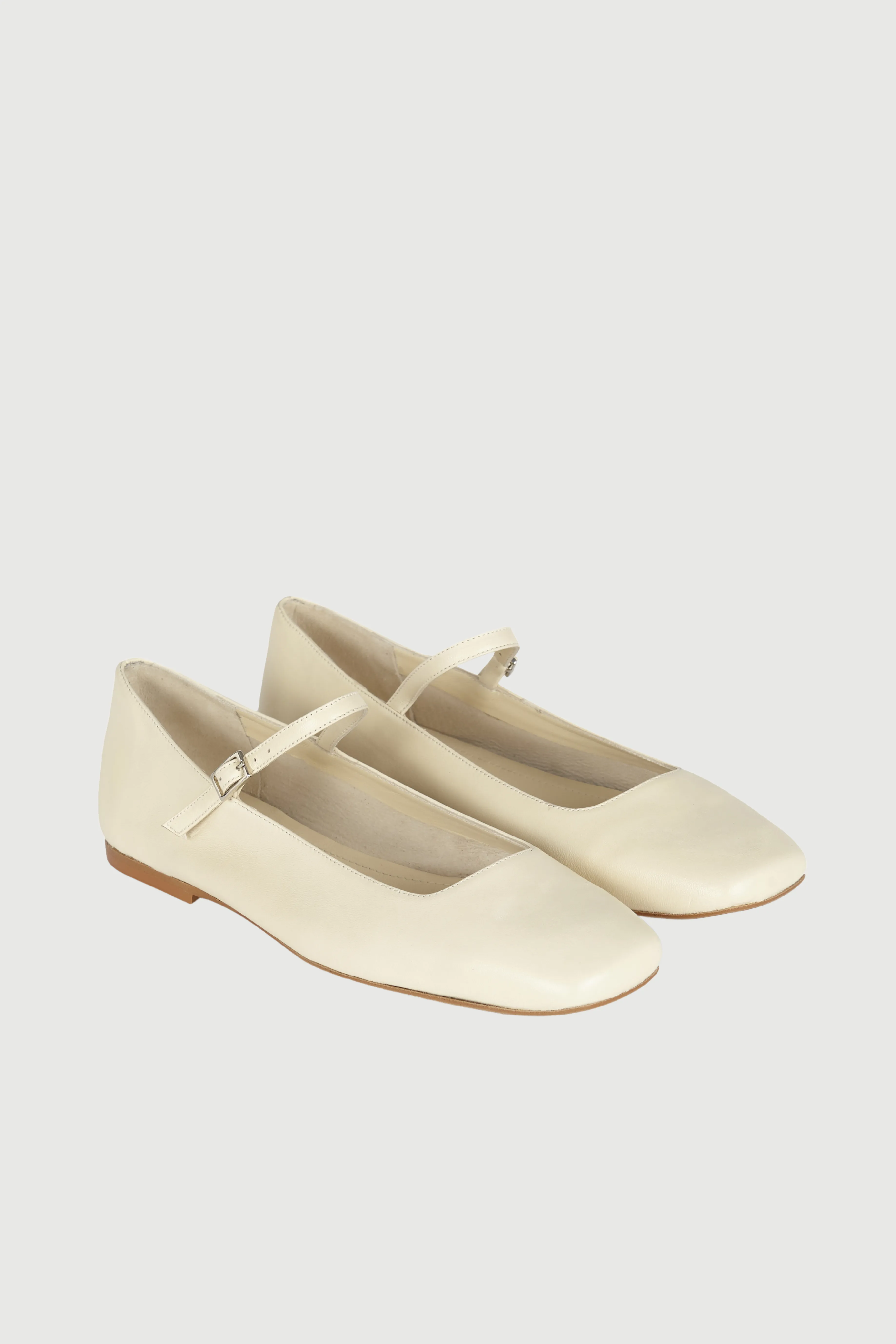 Julieta Mary Janes in Ivory Leather