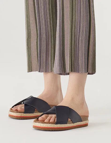 Marlo Sandals in Black