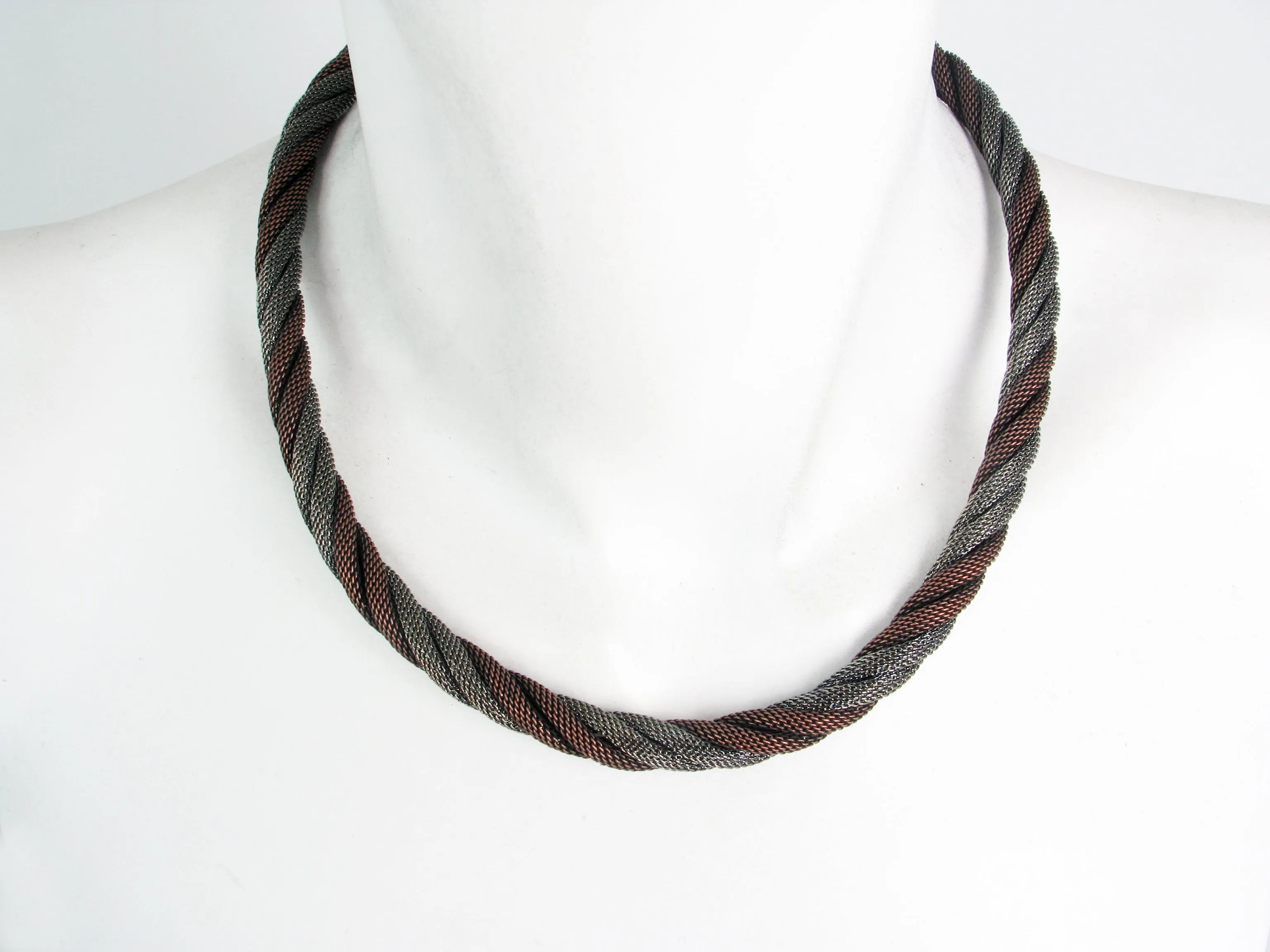 Medium Twisted Mesh Necklace
