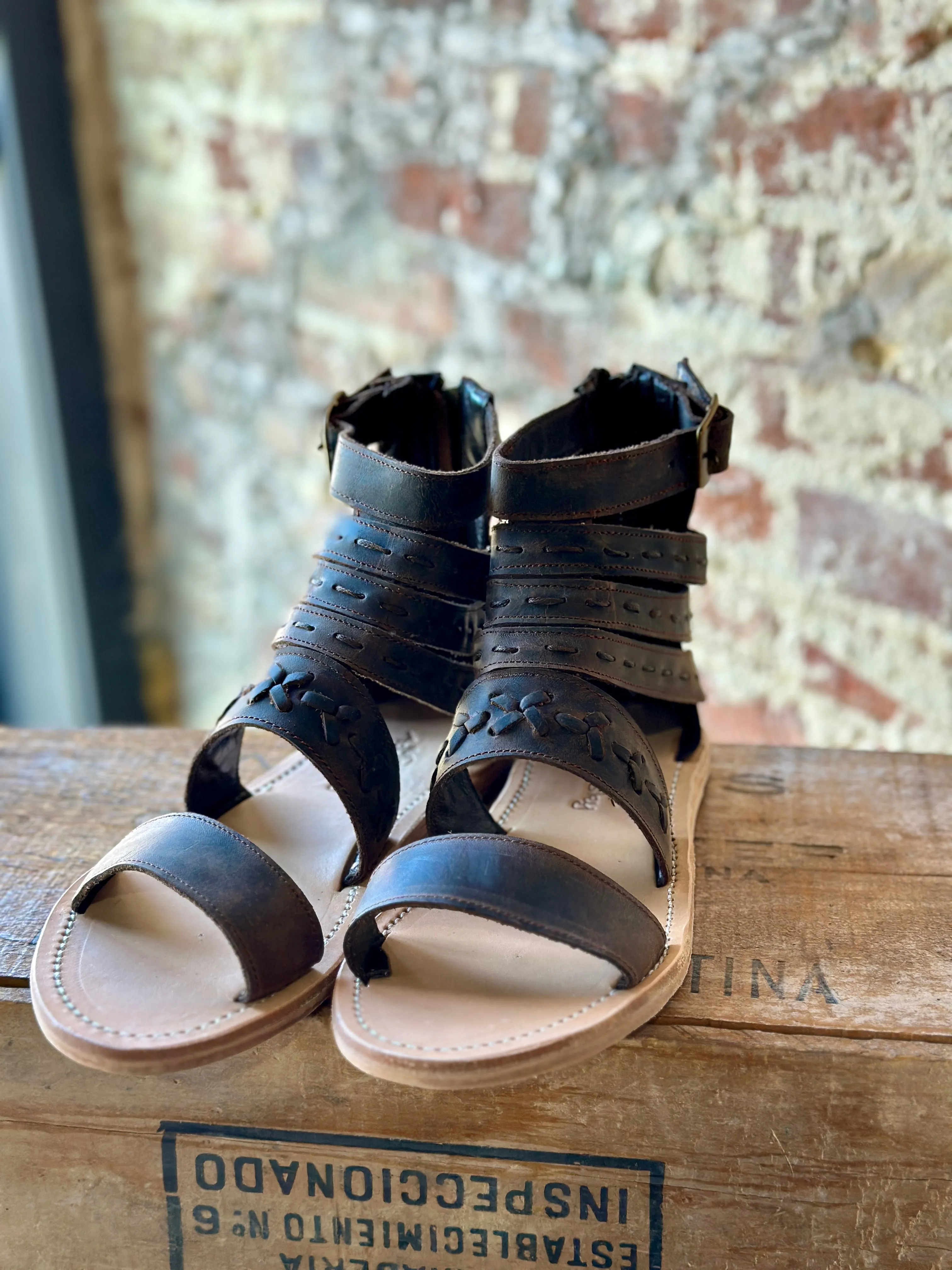 Size 8 Horizon Lines Sandals ✜FINAL SALE✜ CS001