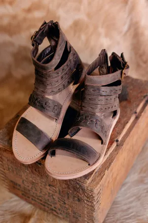 Size 8 Horizon Lines Sandals ✜FINAL SALE✜ CS001