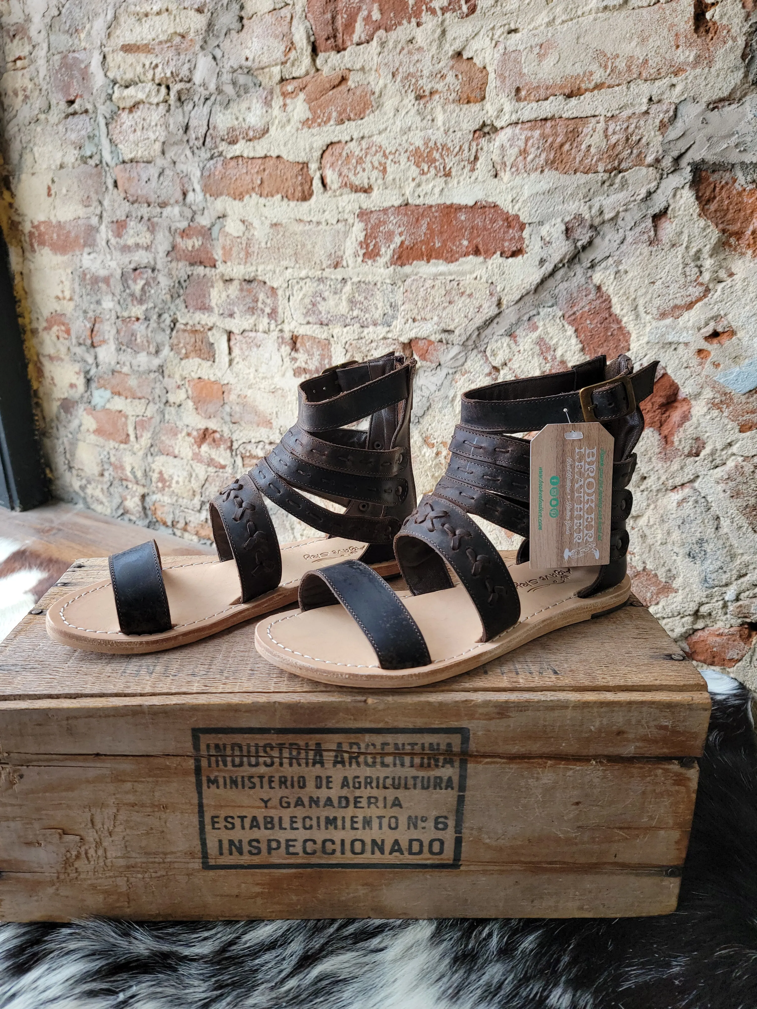 Size 8 Horizon Lines Sandals ✜FINAL SALE✜ CS001