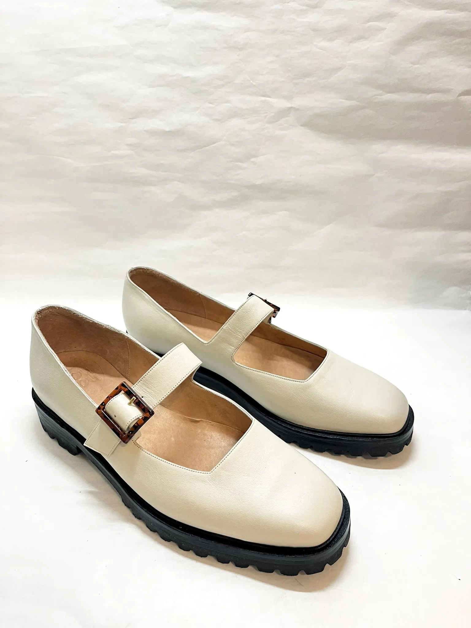Uchi Flat in Marfil Size 41
