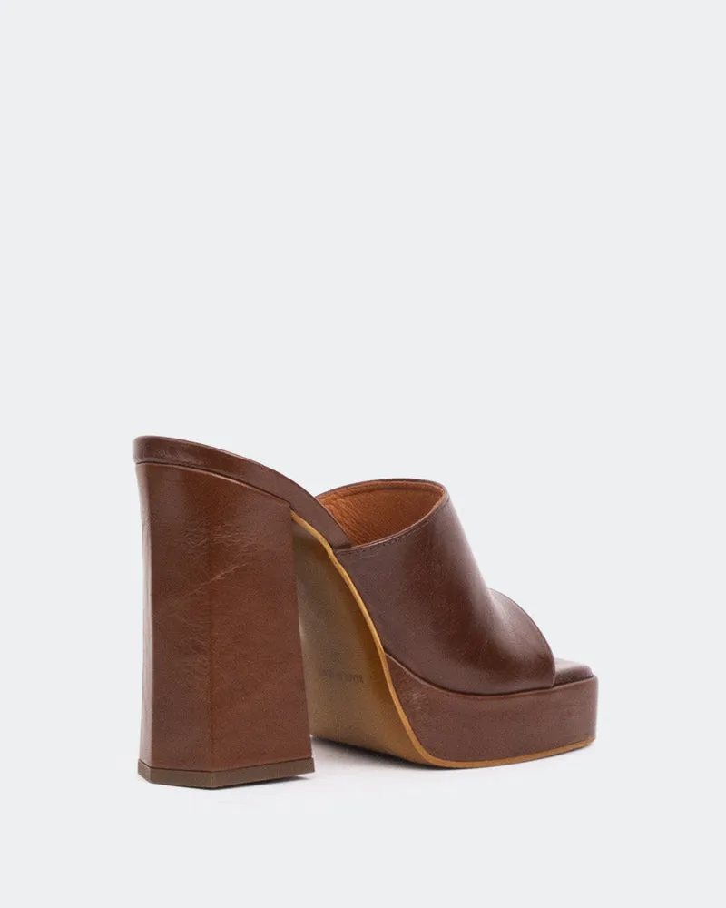 Vendome, Chestnut Leather/Cuir Châtaine