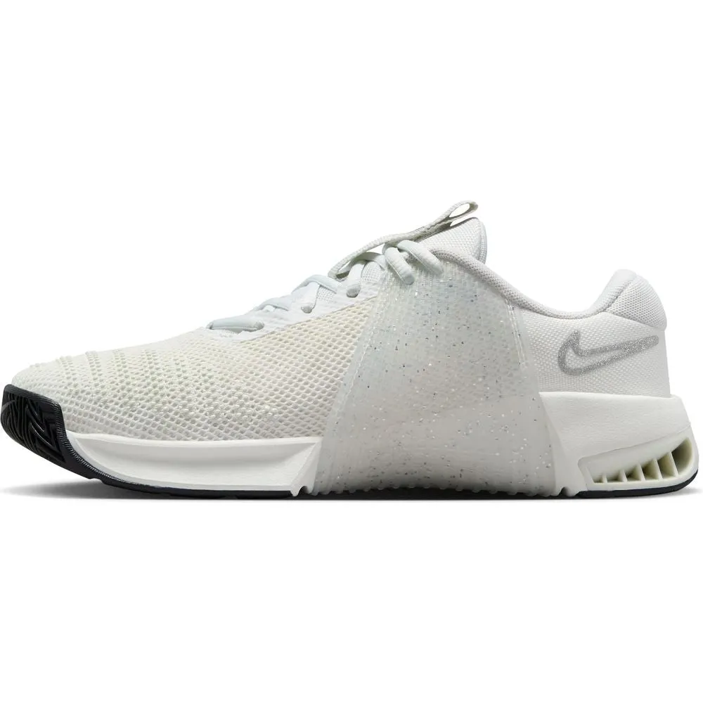 Womens Metcon 9 Premium - Summit White/Metallic Silver/Sail