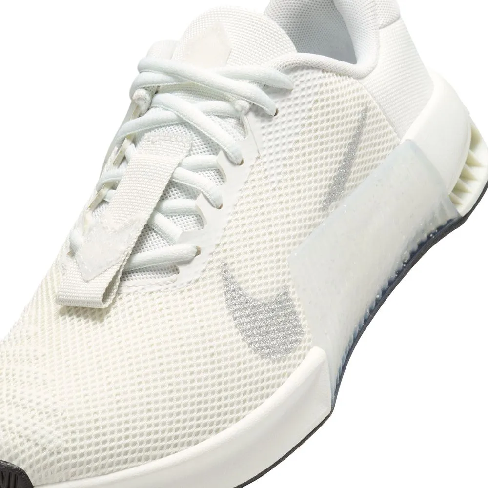 Womens Metcon 9 Premium - Summit White/Metallic Silver/Sail