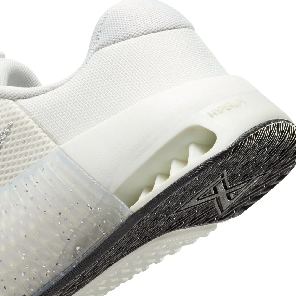 Womens Metcon 9 Premium - Summit White/Metallic Silver/Sail