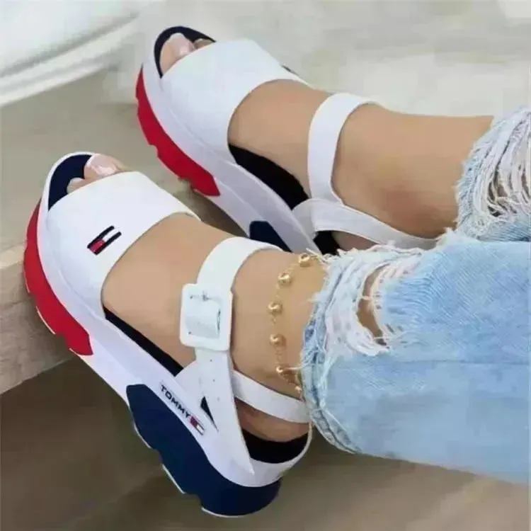 Women's Outer Wear Thick Bottom One Word Button Fish Mouth Beach Sandals
